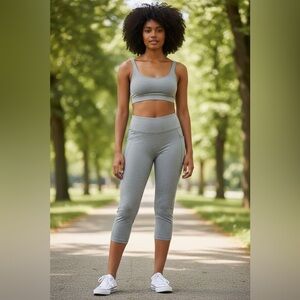 American Eagle, Everything Pocket Capri Legging, Plus Size XXL, Heather Grey